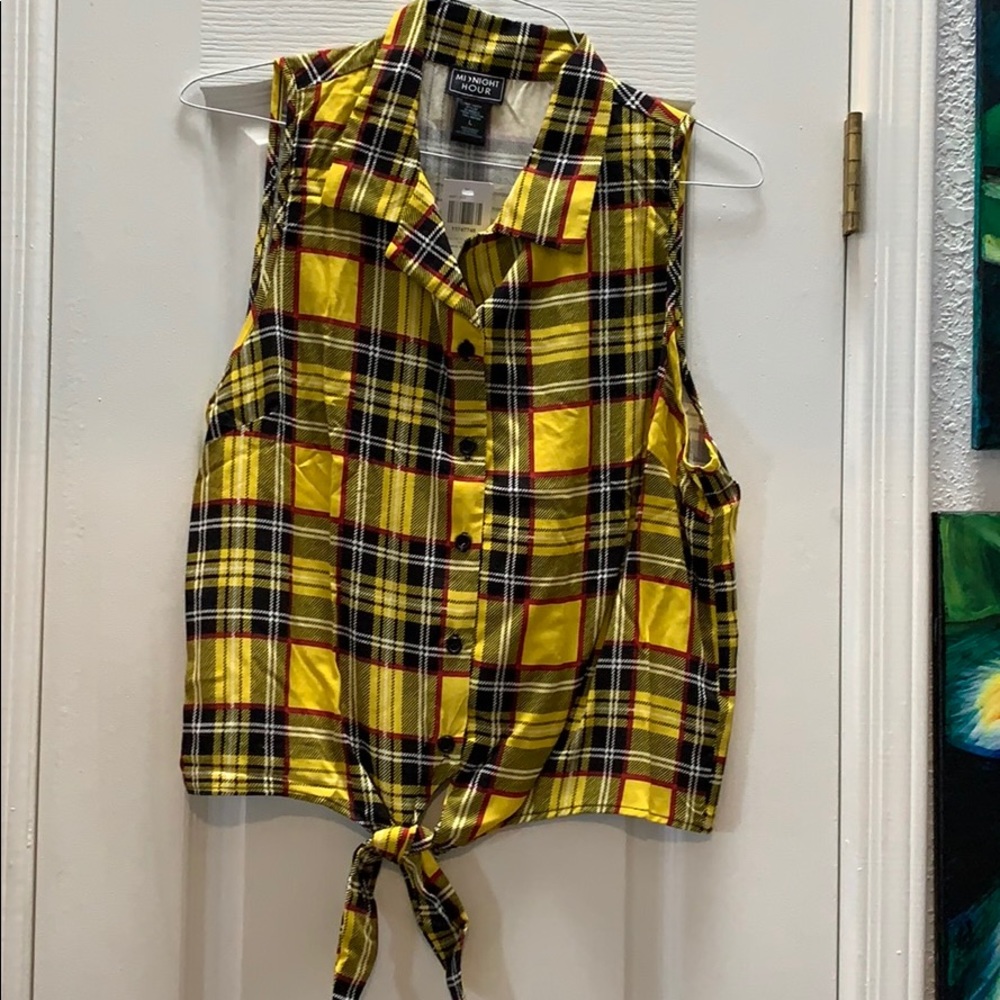 Cute sleeveless shirt